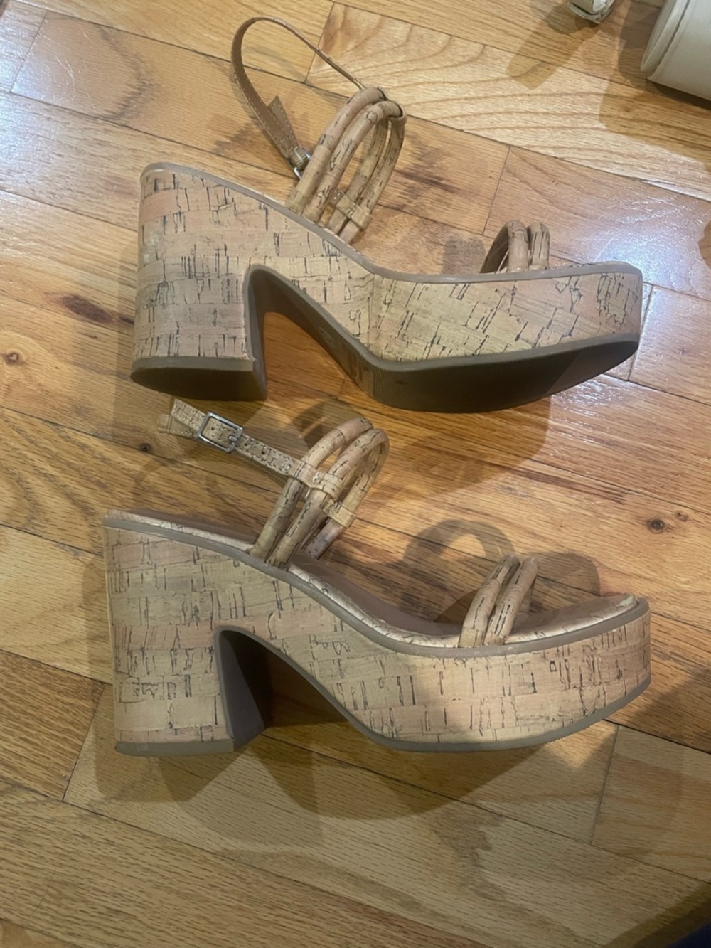Universal Thread Cork-Look Beige Platform Sandals
